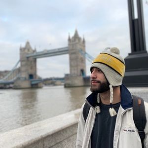 Meet your Posher, Adam